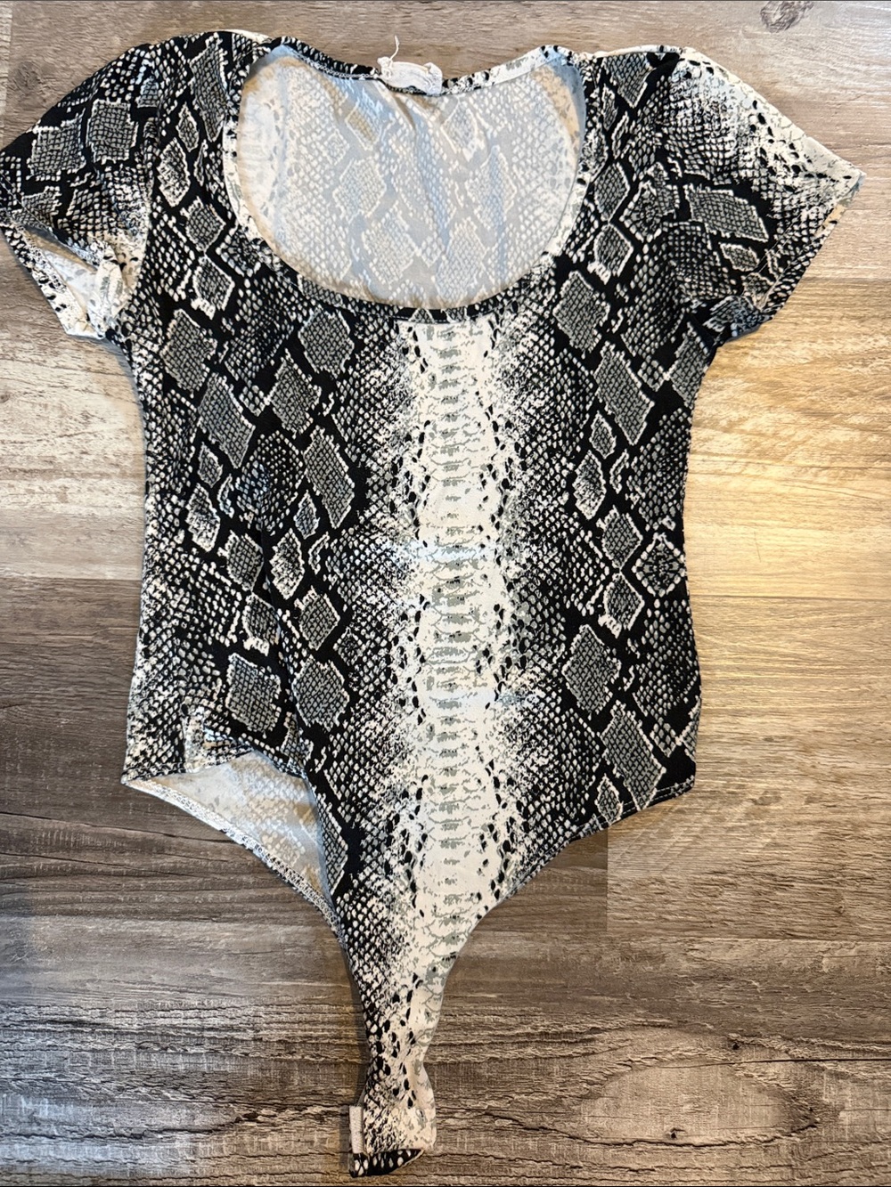 Le Lis Black & White Snake-Print Scoop Bodysuit